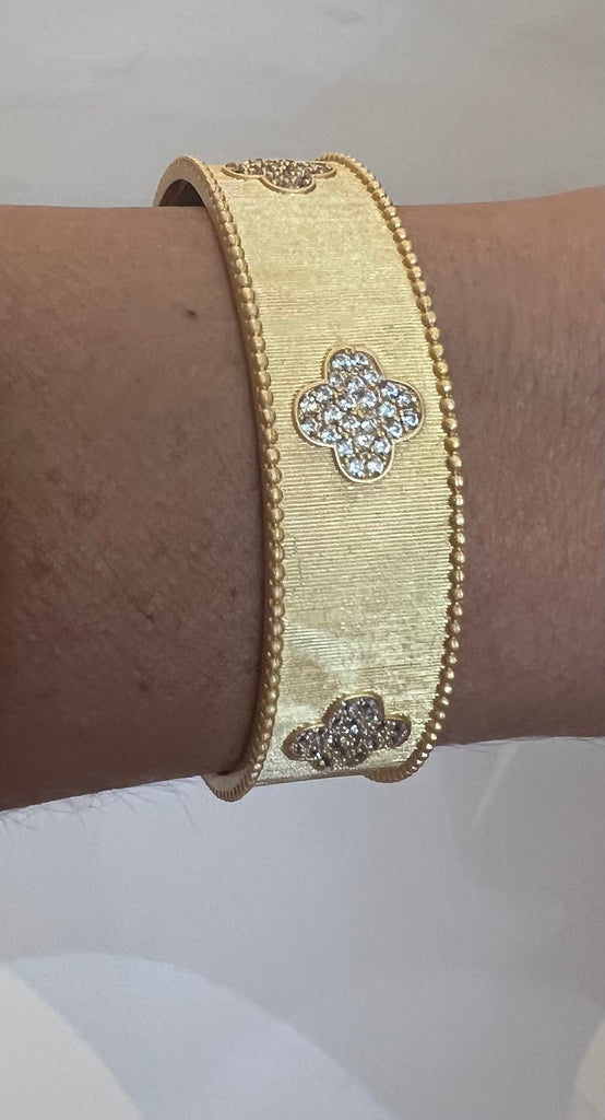 Diamond Clove Gold Matte Bracelet