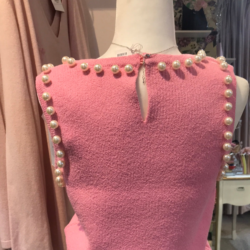 Details Of Pearls Top-Pink
