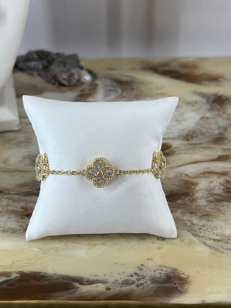Sunlit Twist Clover Bracelet